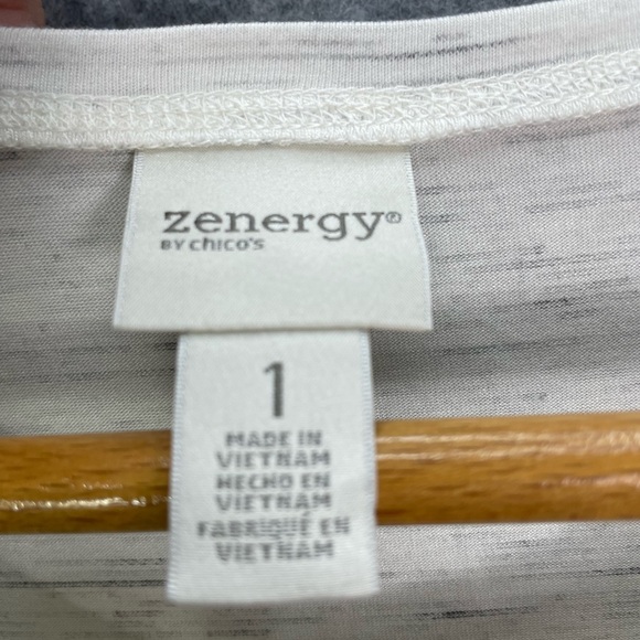 Chicos Zenergy Womens Top Size 1 US Medium 8 Tiger Studded Embellished Safari - Picture 4 of 9